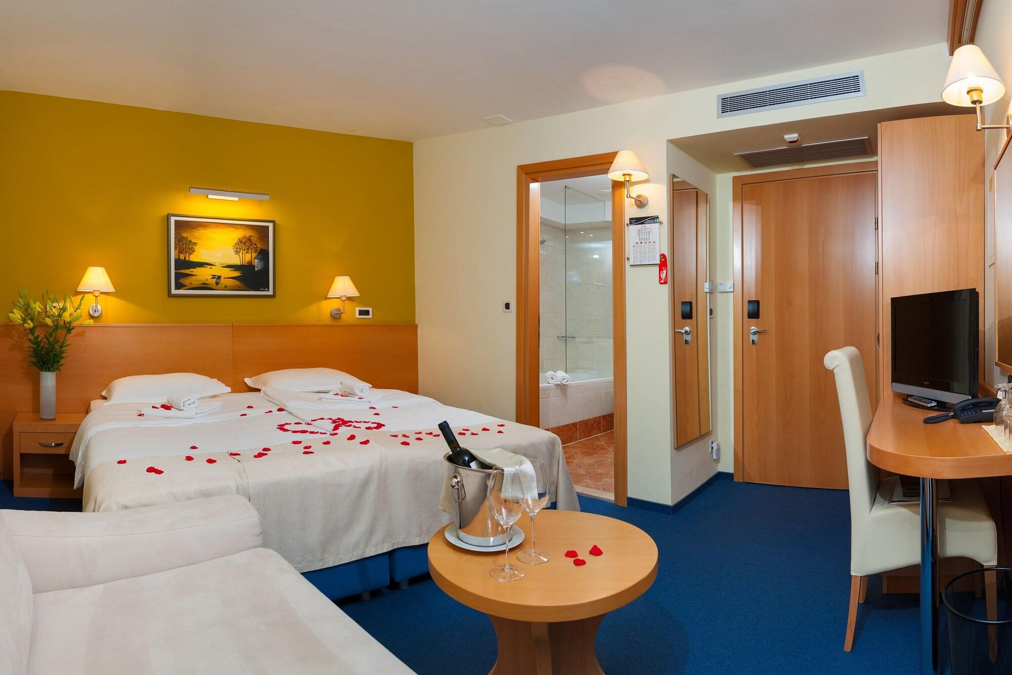 Saudade Hotel